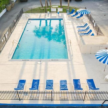 Royal Palms Motel Tybee Island Exterior photo