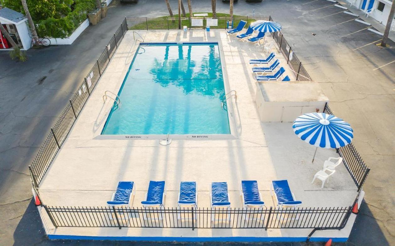 Royal Palms Motel Tybee Island Exterior photo
